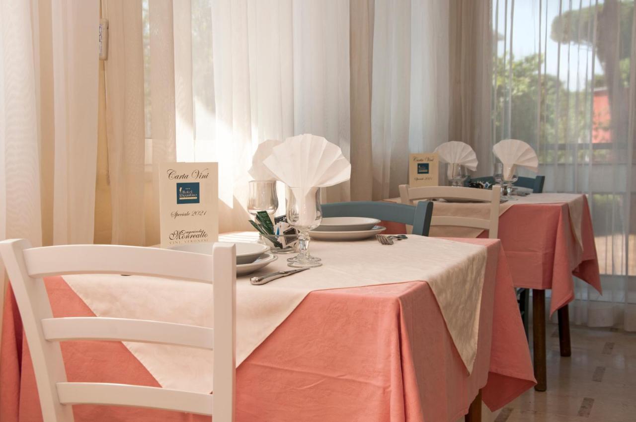 Hotel Rugantino Чезенатико Экстерьер фото