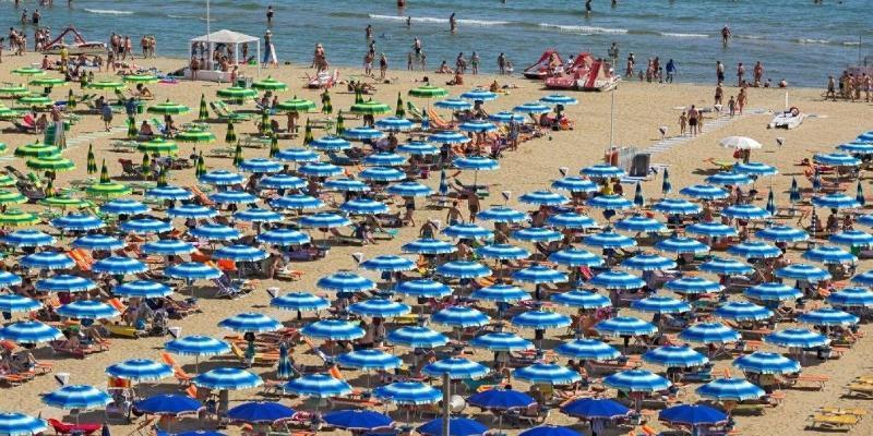 Hotel Rugantino Чезенатико Экстерьер фото